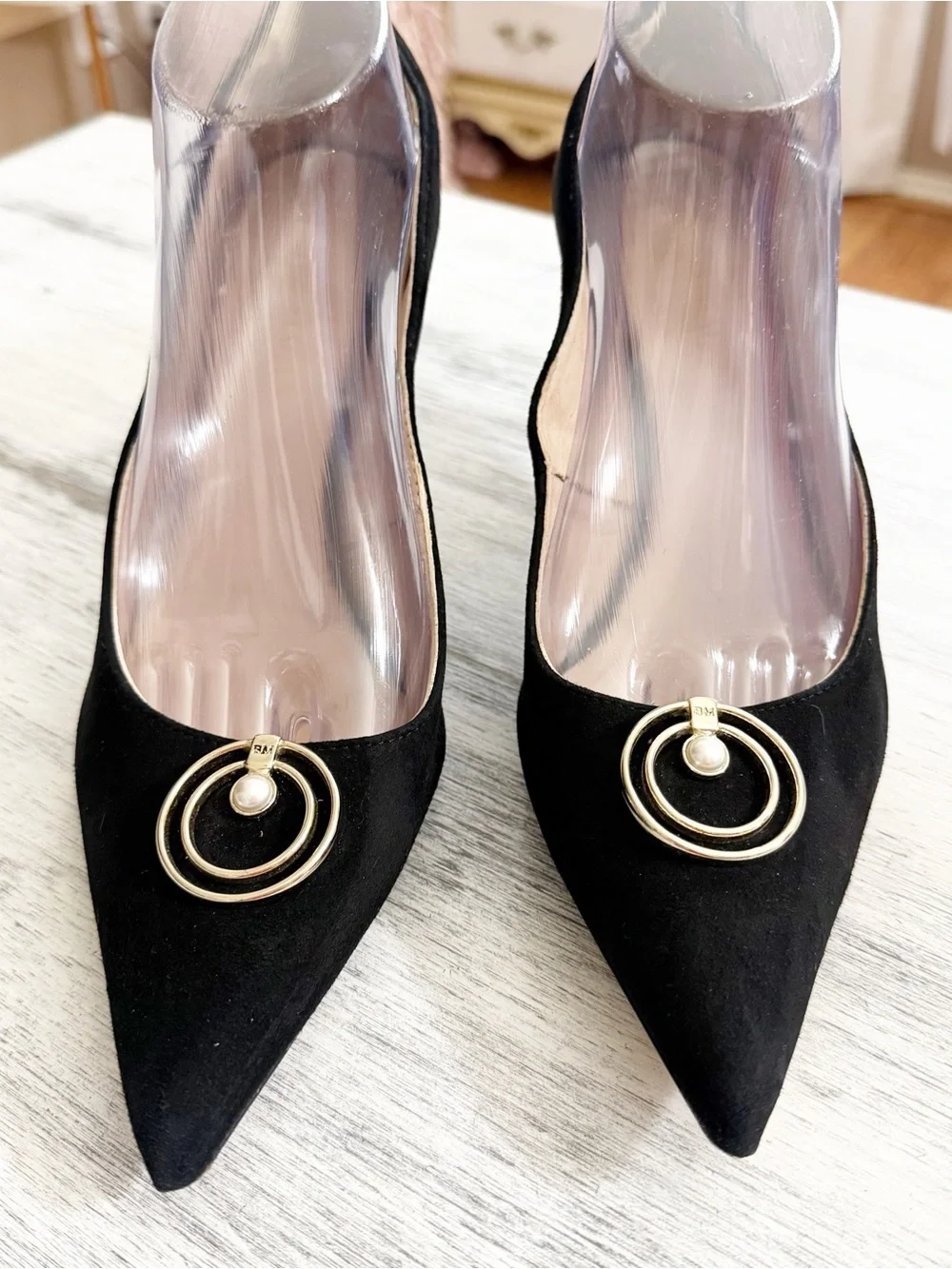 Bruno Magli Black Suede Pointed Toe Pumps with Gold Ring Pearl Accent size 40.5